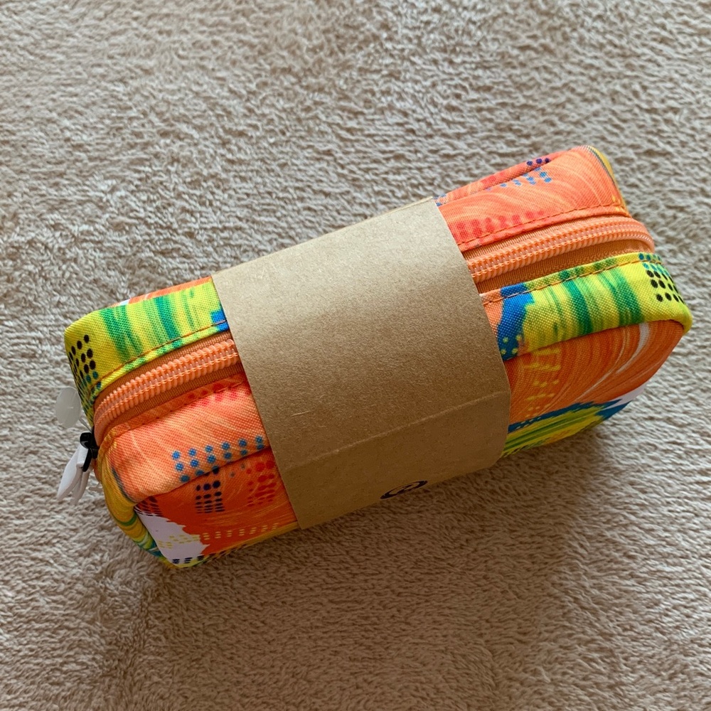 Colorful HERALBONY Pouch - Japan Airlines Amenity - Picture 4 of 5